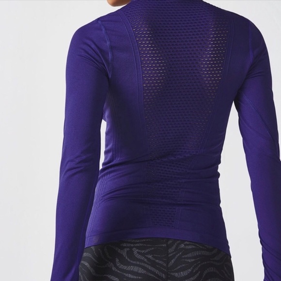 Fabletics Arta Seamless Long Sleeve Top - Picture 9 of 9